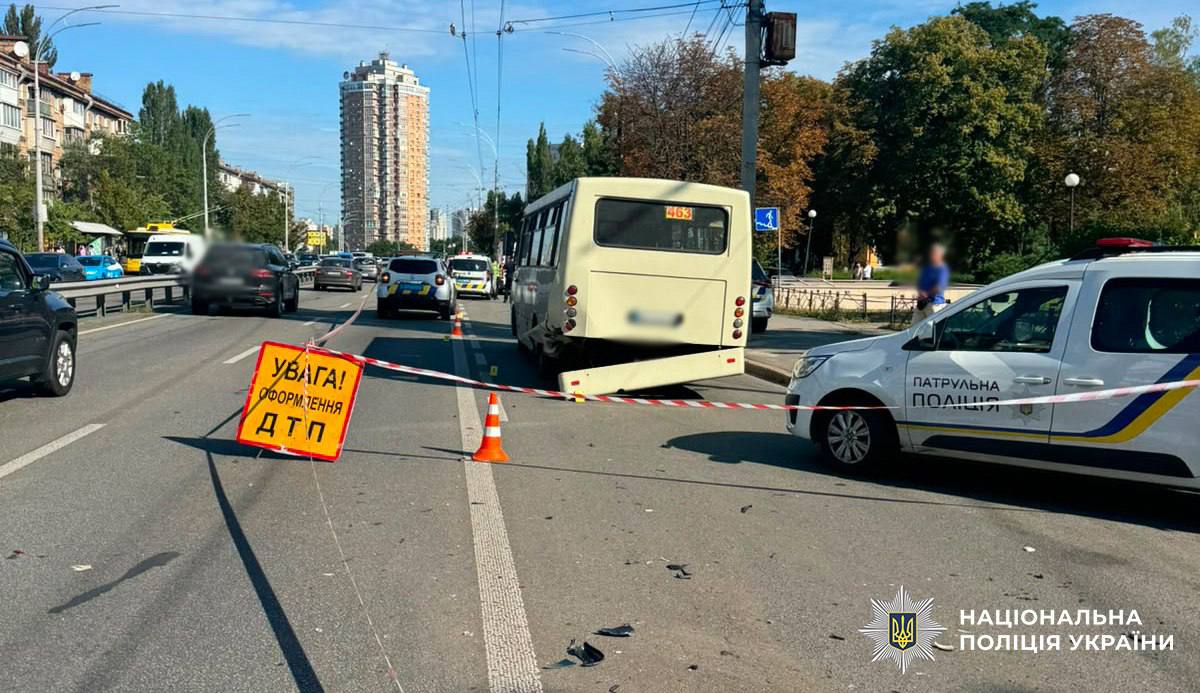Аварія на Чоколівському проспекті: двоє загиблих, чотирьох постраждалих 9 Аварія на Чоколівському проспекті: двоє загиблих, чотирьох постраждалих 4