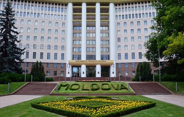 Аграрії Молдови погрожують уряду країни демонстраціями через преференції в транзиті для України