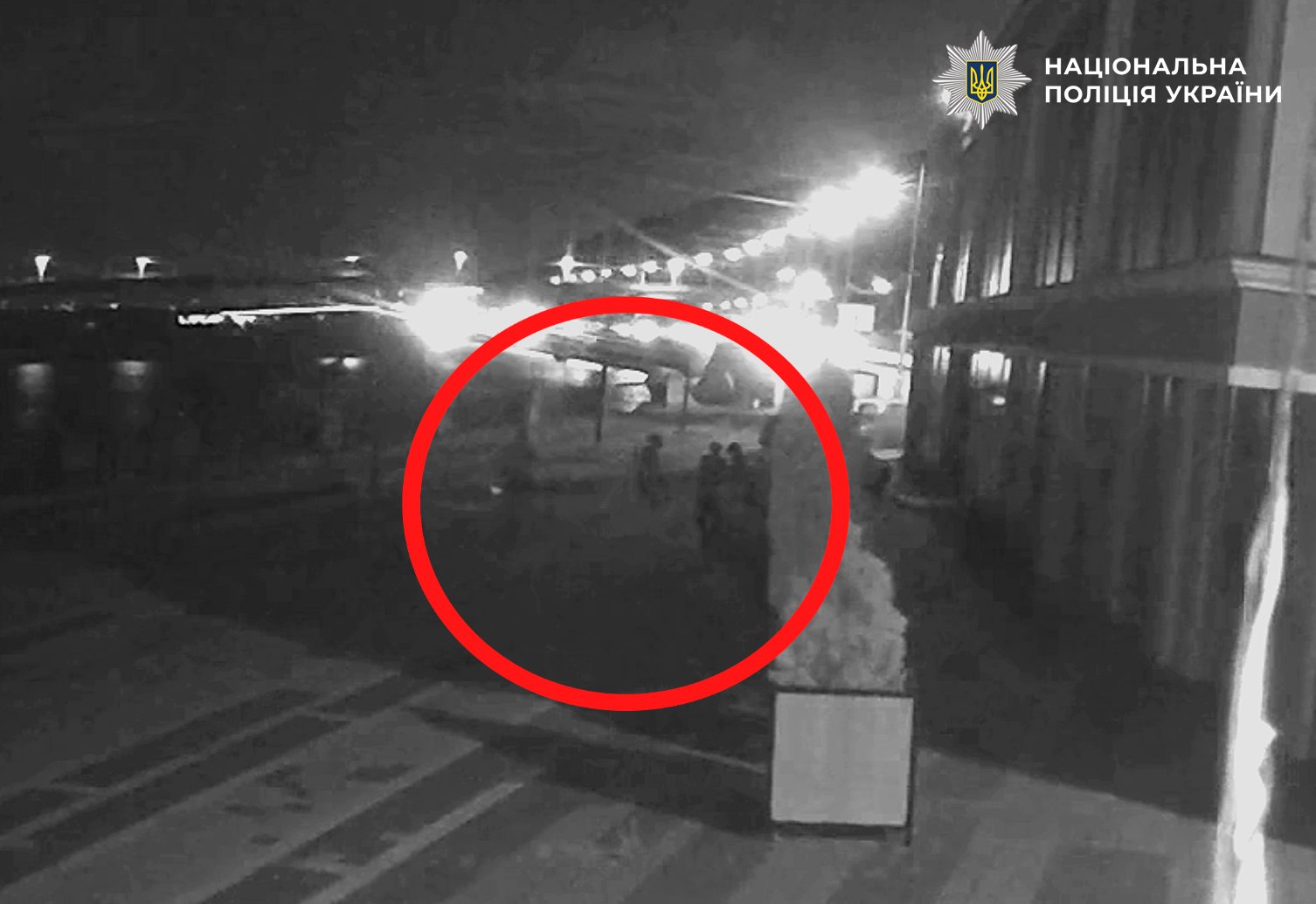 16- та 17-річних юнаків, які нападали на жінок на Подолі, затримали, застосувавши ніж та кастет. 10 Фото до статті