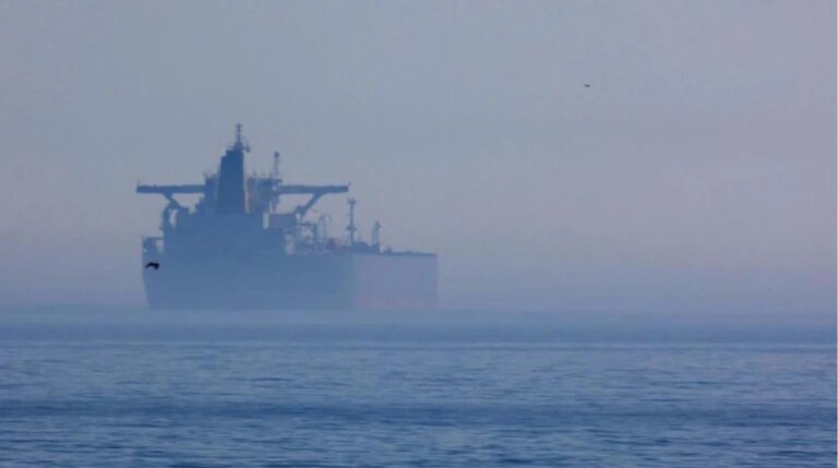 Росія побудувала новий танкер криголамного класу 13