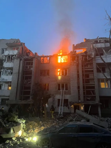 Росія завдала удару по Львову: пошкоджено житлові будинки, є загиблі та поранені. У Кривому Розі загинула родина. Також є жертви в Києві та Полтаві. 24 Львів