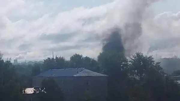 Дим над Нижньокамськом після атаки дронів. Фото очевидців
