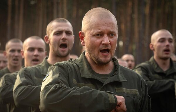 Верховна Рада може розглянути зміни щодо віку призову до армії, як зазначив народний депутат Костенко.