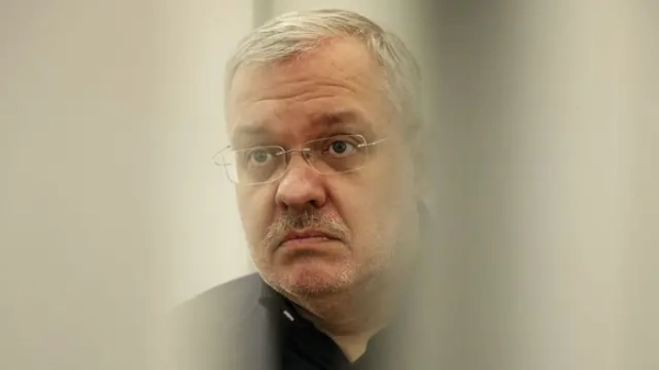 Герман Галущенко в окулярах під час судового засідання у справі