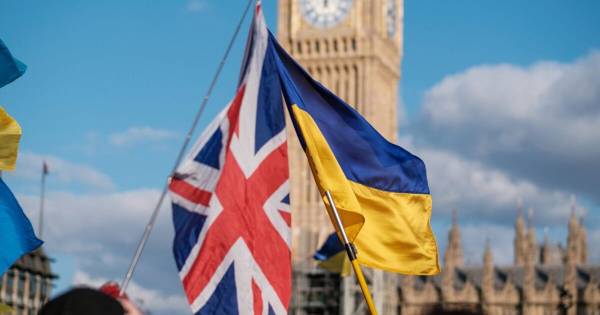 Велика Британія передасть Україні 150 тисяч дронів та засоби ППО
