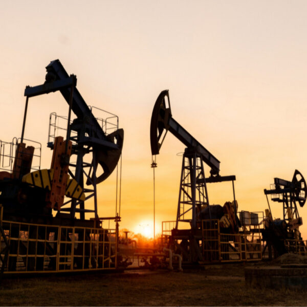 ОПЕК+ заморожує видобуток нафти у жовтні