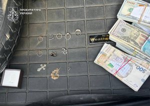 Шахраї виманили 2,5 млн грн у 13-річної доньки військового: як не стати жертвою 8