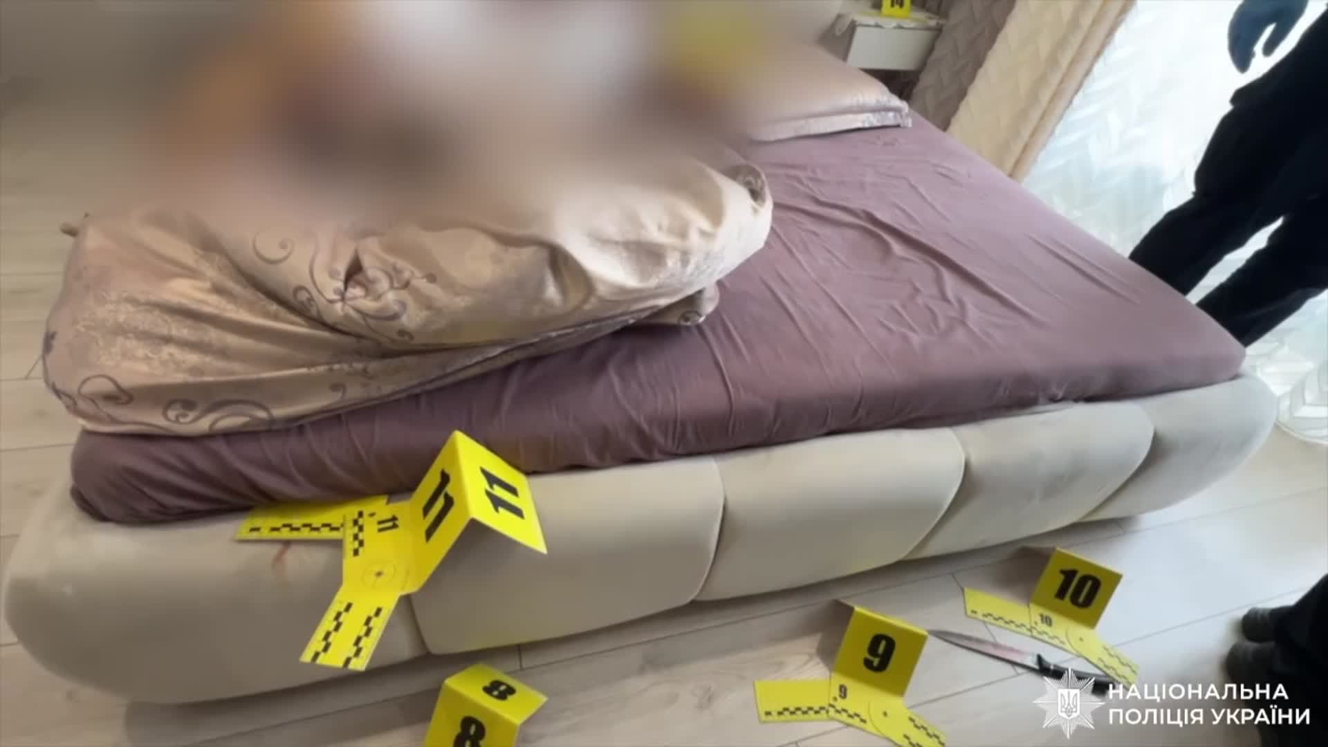 Жорстоке вбивство на Закарпатті: 18-річний син позбавив життя матір 4