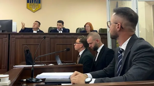 Колегія суддів Апеляційної палати ВАКС та адвокати Мудрої під час судового засідання 1 вересня 2026 року