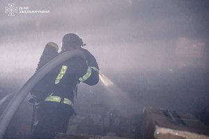 Як рятувальники Хмельниччини долають наслідки російських атак 18