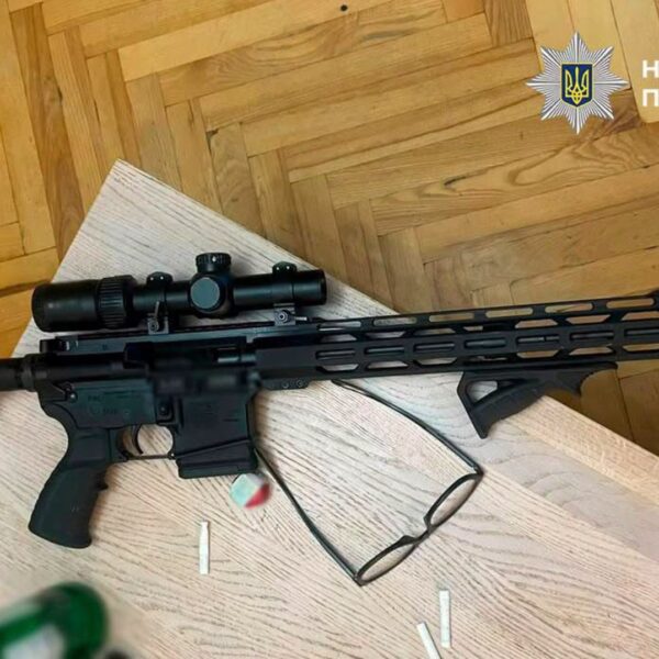 Надзвичайна подія: стрілянина у столиці, чоловік відкрив вогонь з вікна