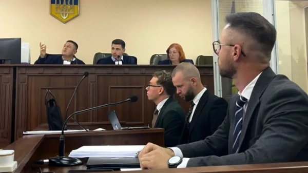 Судді Апеляційної палати ВАКС та адвокати Ірини Мудрої під час судового засідання 1 вересня 2026 року