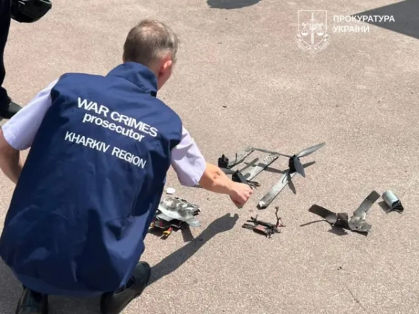 Вдень 22 липня російський FPV-дрон поцілив по автозаправці у Немишлянському районі Харкова. Постраждали п'ятеро людей