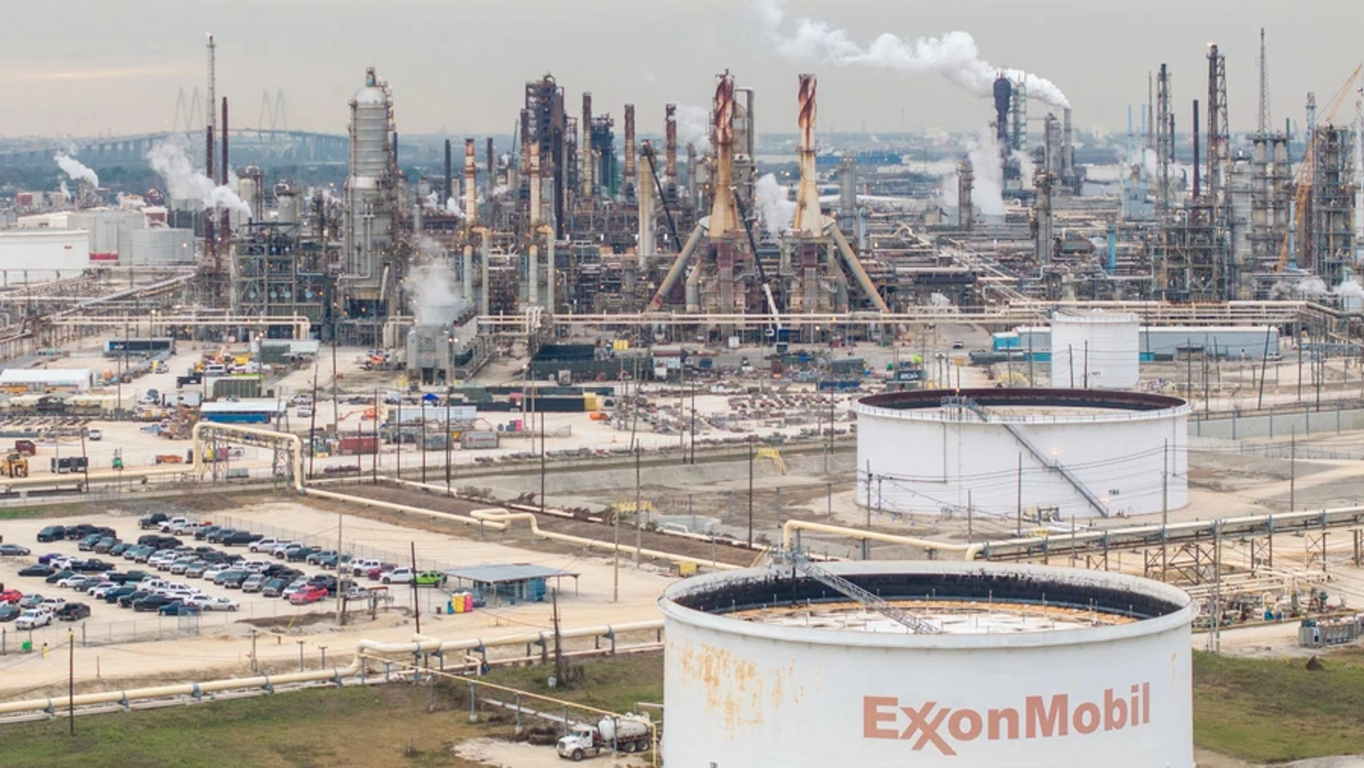 ExxonMobil розвідує сланцеві родовища нафти та газу в Азербайджані 2 ExxonMobil розвідує сланцеві родовища нафти та газу в Азербайджані 2