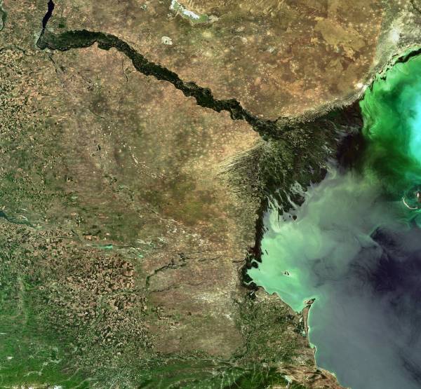 Каспійське море на межі катастрофи: боєприпаси для війни та надмірне споживання води руйнують його. 6 Каспійське море на межі катастрофи: боєприпаси для війни та надмірне споживання води руйнують його. 6