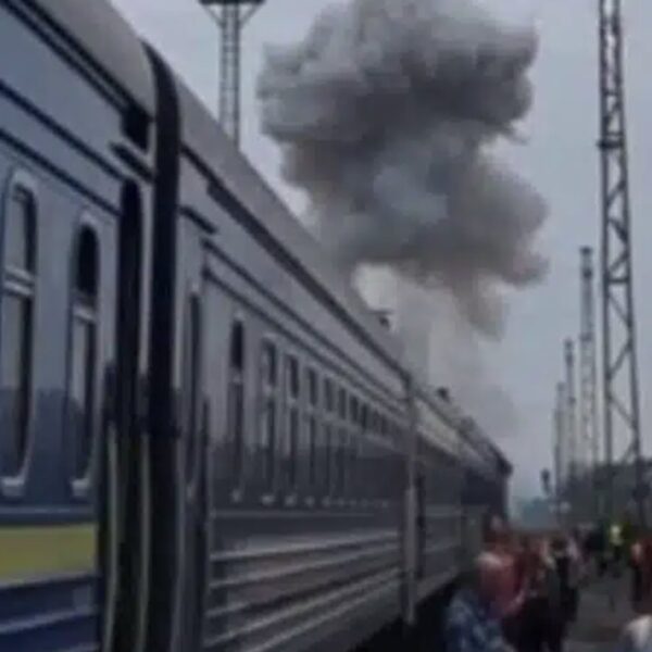 Атака дронів: Поїзд Джонсона та європейських лідерів терміново евакуювали