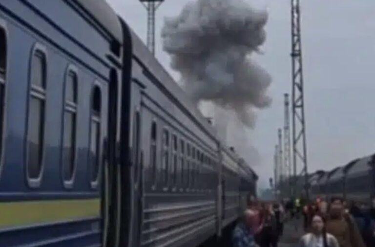 Атака дронів: Поїзд Джонсона та європейських лідерів терміново евакуювали 9 Атака дронів: Поїзд Джонсона та європейських лідерів терміново евакуювали 9