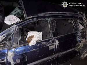 Шокуюча ДТП у Києві: водій не впорався з керуванням та загинув, зірвавшись з мосту 8