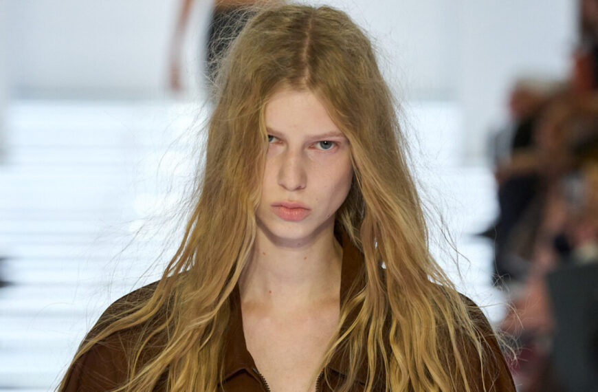 Ексклюзивні новини України 47 Prada SS27: краса крихкості й недосконалості в макіяжі