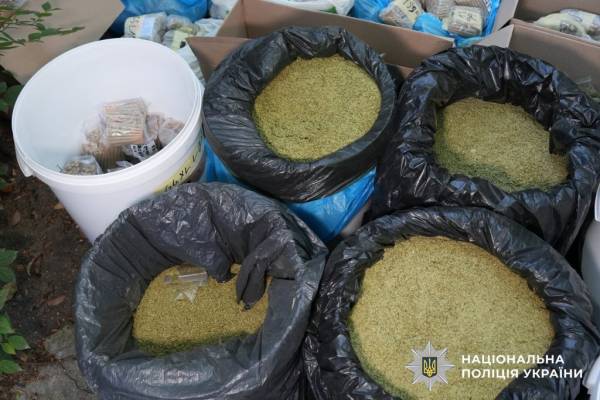 Поліція викрила мережу call-центрів, що вербували кур'єрів для наркобізнесу 10