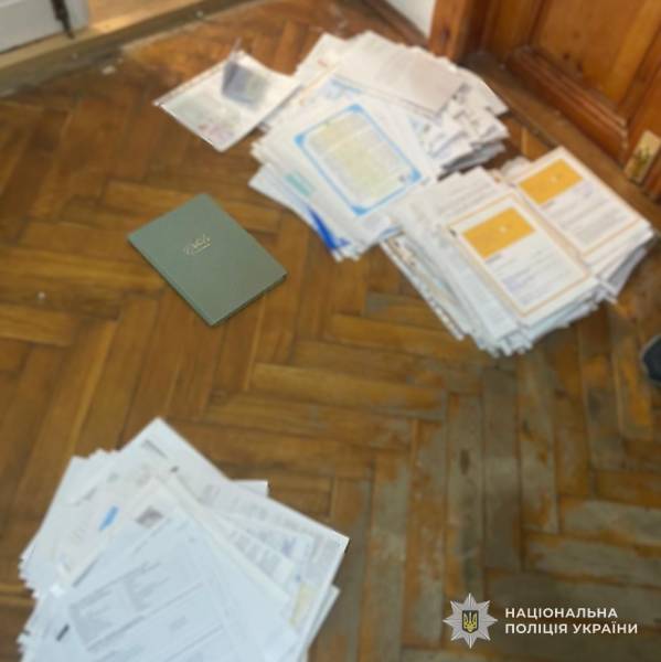 У Львові викрили шахраїв, які видурювали гроші, видаючи себе за ріелторів