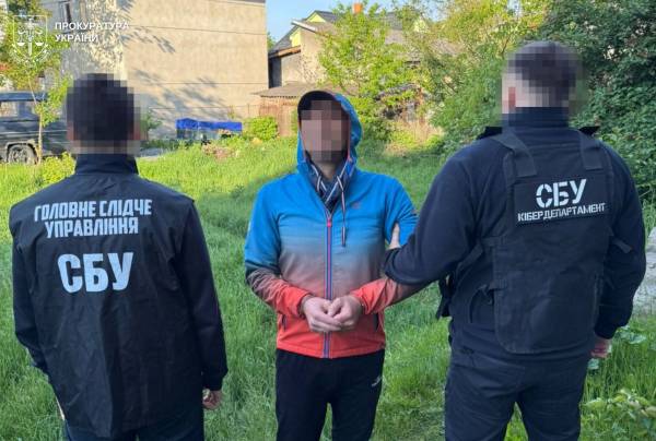 Зрадника, що шпигував за авіацією, ув’язнили на 15 років