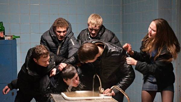 День українського кіно: 5 шедеврів, що вражають крізь роки 8 Кадр з фільму «Плем’я»