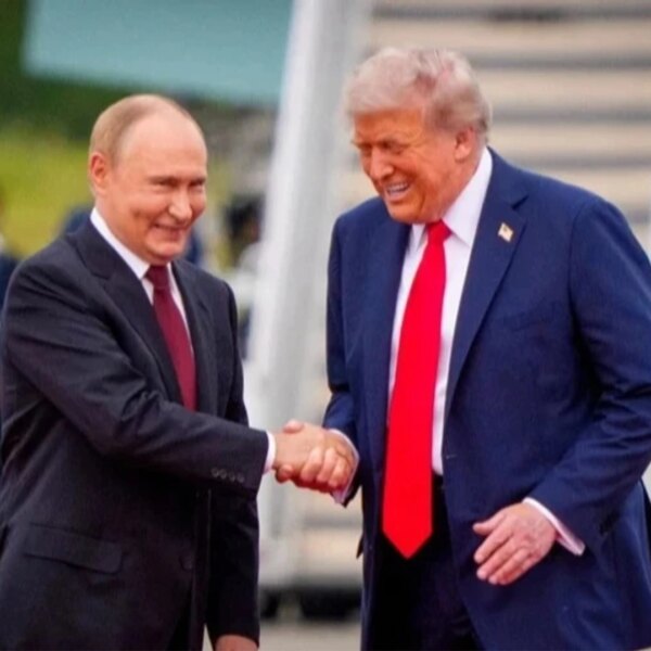 Європа має купувати російський газ, вважають у Трампа