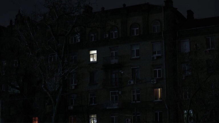Зникнення світла: як знайти графіки аварійних відключень 1