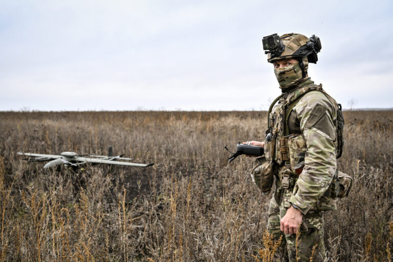 Українці борються за виживання нації, а не за Зеленського 14