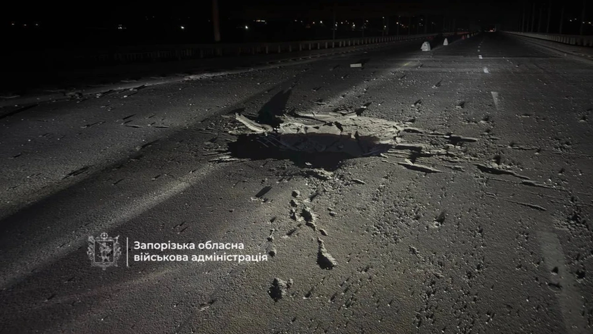 Російський удар по мосту в Запоріжжі: п’ятеро поранених 2 Російський удар по мосту в Запоріжжі: п’ятеро поранених 2