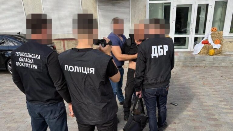 Як начальник Укртрансбезпеки на Тернопільщині "видавав" дозвіл за хабар 16