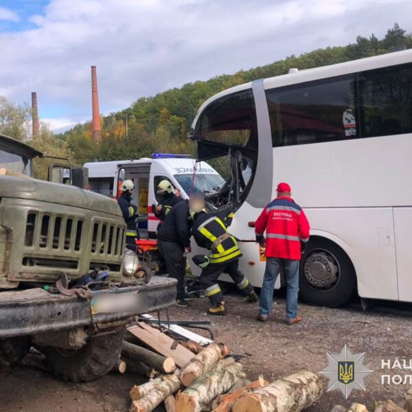 Жахлива аварія на Тернопільщині: автобус зіткнувся з вантажівкою