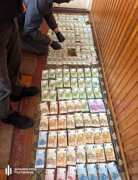 На Закарпатті за $6 тисяч продавав фіктивні довідки голова ВЛК 9