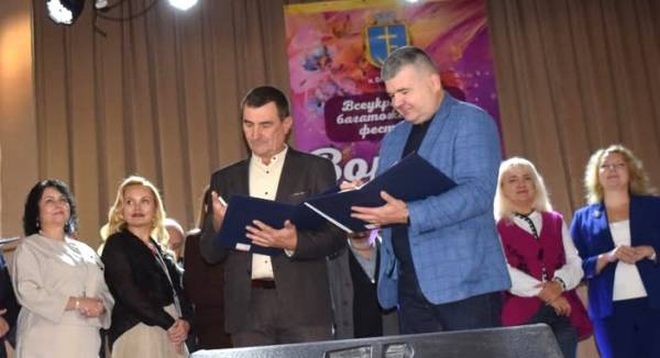 Ворота Карпат” презентували нових митців та посилили співпрацю громади